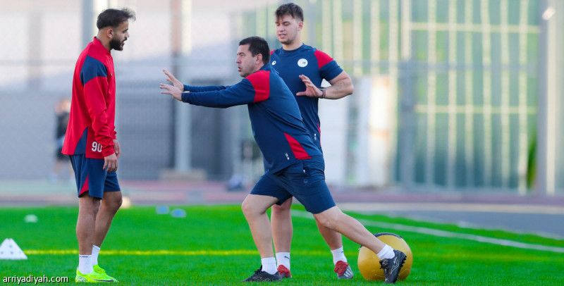 كونترا مخاطبا اللاعبين: الفيحاء مواجهتي الأخيرة