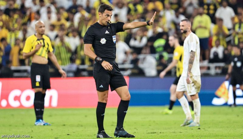 ريشة: بوشل.. خطأ حكم الكلاسيكو الوحيد