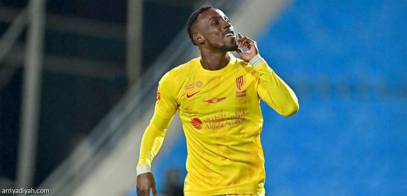 الجولة 13.. كينونيس يحلق بالنجومية