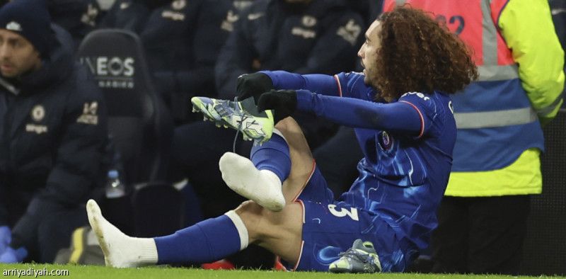 كوكوريا يرمي حذاءه في سلة المهملات ويعتذر