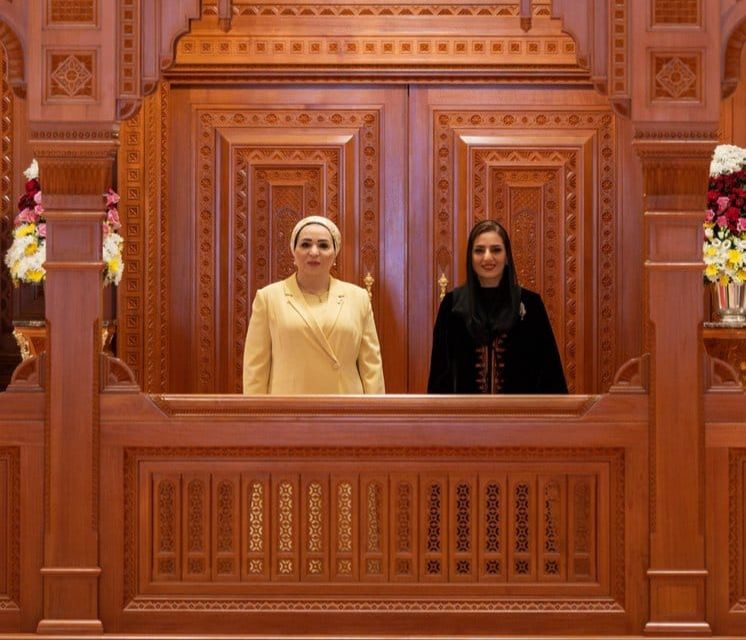 السيدة الجليلة تستضيف قرينة الرئيس المصري بدار الأوبرا السلطانية مسقط