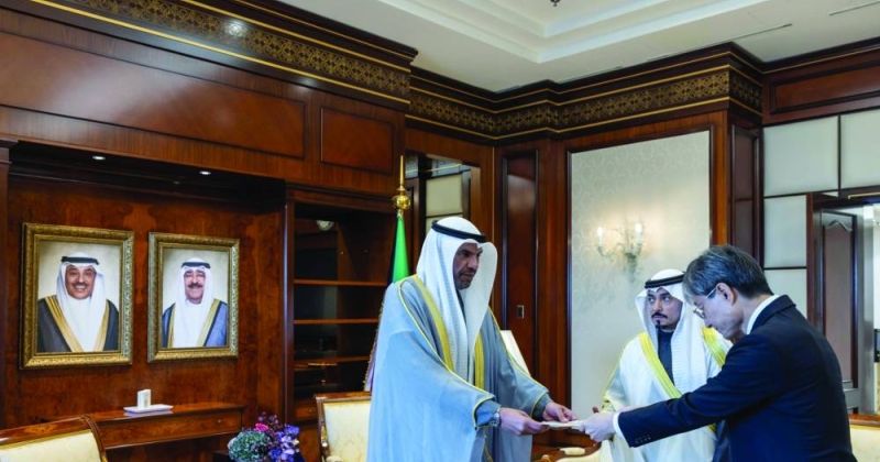 اليحيا تسلّم نسخة من أوراق اعتماد 3 سفراء