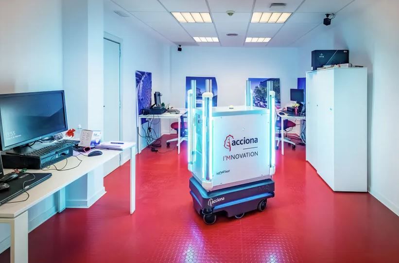 «أكسيونا» تطلق حلولاً متقدمة باستخدام الروبوتات للتنظيف والتعقيم في قطر