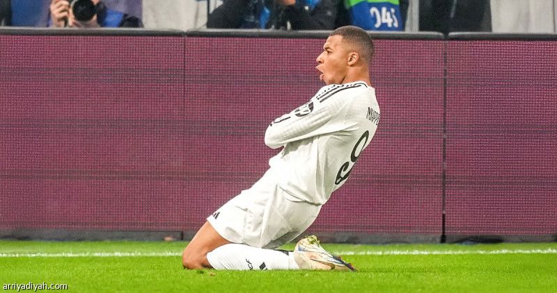 مبابي يسجل الهدف الـ 50.. ويغادر مصابا