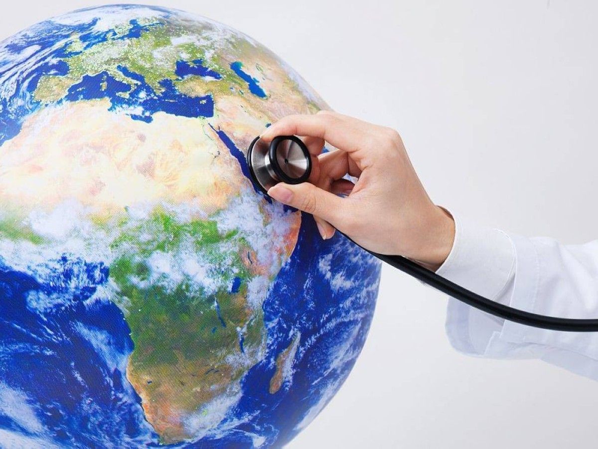 تقرير يؤكد التزام الإمارات بخفض الانبعاثات الكربونية بقطاع الرعاية الصحية بنسبة 20%