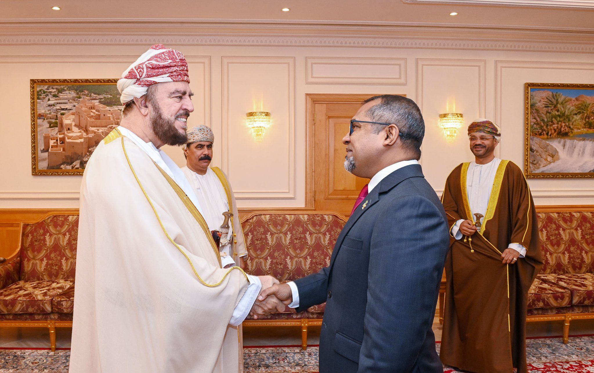 بتكليفٍ سامٍ.. السّيد أسعد يستقبل وزير الشؤون الخارجية بجمهورية ⁧‫المالديف‬⁩