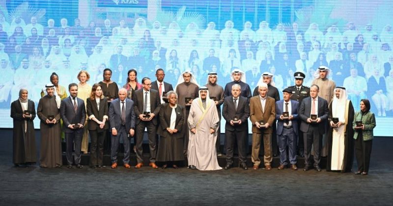 سمو الأمير يرعى حفل توزيع جوائز مؤسسة الكويت للتقدم العلمي