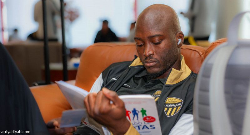 الاتحاد يصل دبي.. وبلان يستعين بالشباب