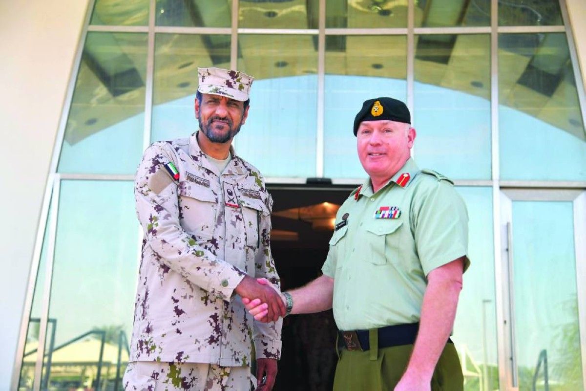 استعراض التعاون العسكري بين الإمارات ونيوزيلندا