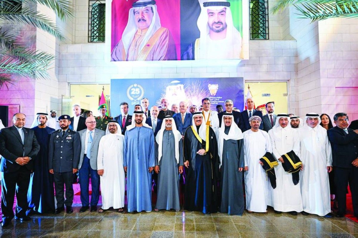 نهيان بن مبارك يحضر حفل سفارة البحرين بمناسبة العيد الوطني للمملكة