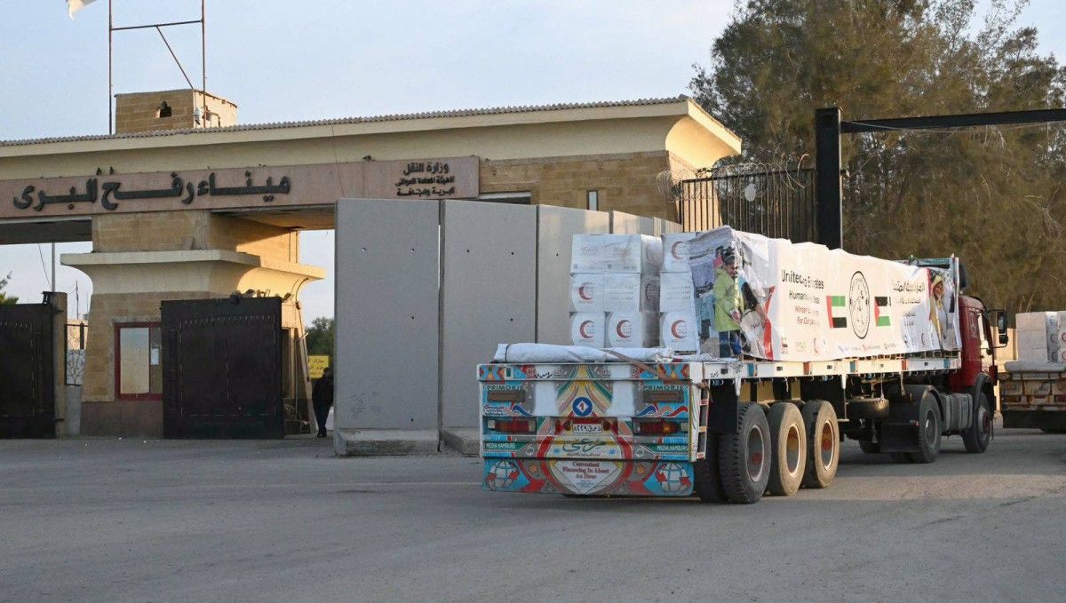 3 قوافل مساعدات إنسانية من الإمارات إلى غزة