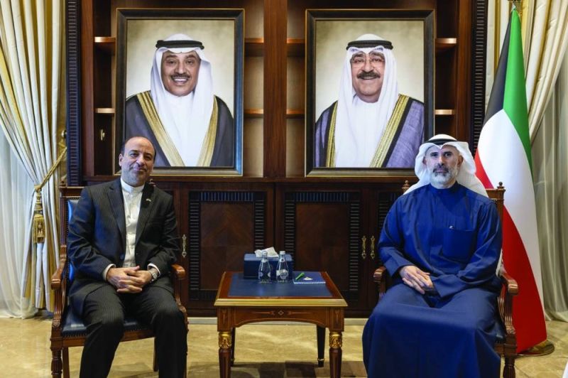 السفير الجابر مستقبلاً سفير إيران لدى البلاد