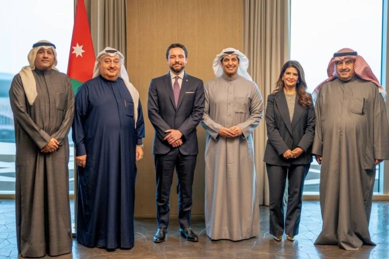 ولي العهد الأردني يلتقي وزير الإعلام ورؤساء تحرير الصحف المحلية ومديرة «كونا»