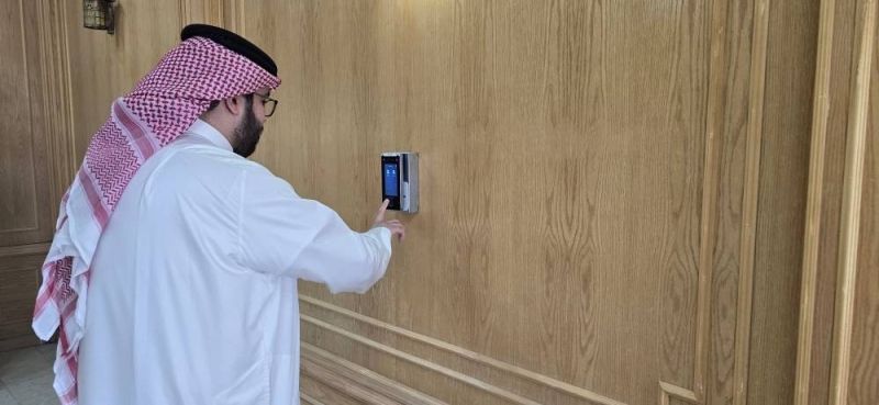 «الكهرباء» تطلب أسماء الموظفين المخطئين ببصمة التواجد