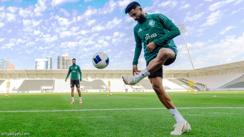 معسكر «الأخضر».. جولة حرة وغياب العمري والخيبري