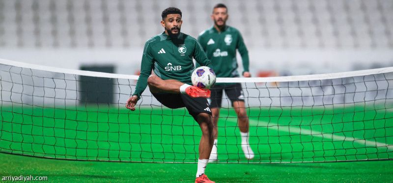 «الصفاق» يحرم العمري من كأس الخليج.. واستدعاء السلولي