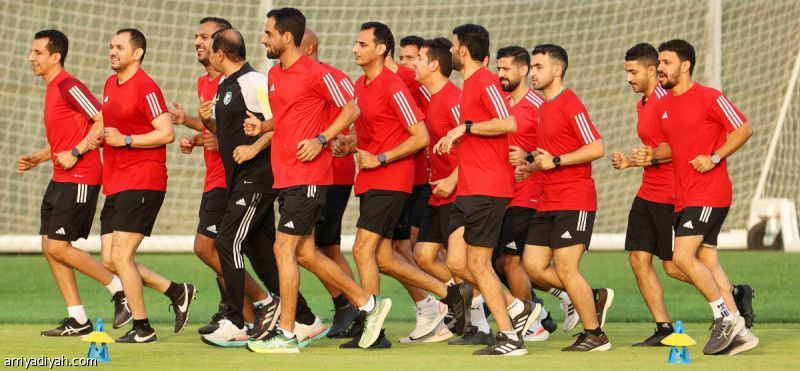 «فيفا».. اعتماد 21 حكما سعوديا