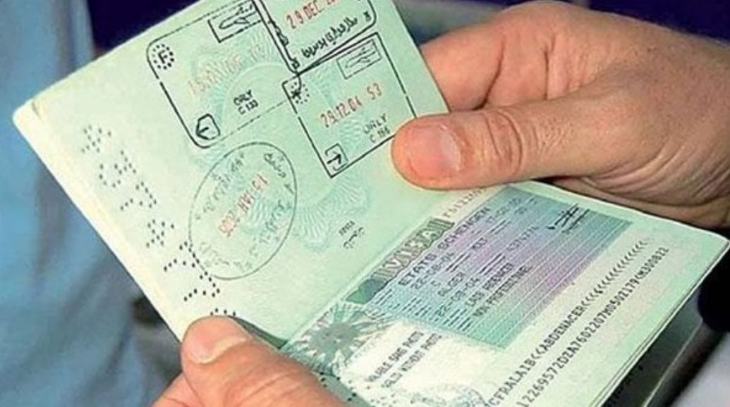 السعودية تُعلن 4 شروط للحصول على إقامة 10 سنوات للوافدين بدون كفيل أو خطر الترحيل