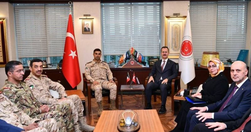 نائب رئيس الأركان يجري مباحثات مع رئيس هيئة الصناعات الدفاعية التركية