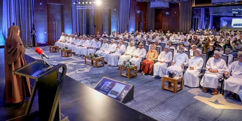 مناقشة تحديات الشركات الناشئة والقطاع التقني والاتصالات