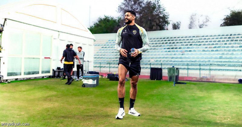 العمري يلتحق بمعسكر الاتحاد