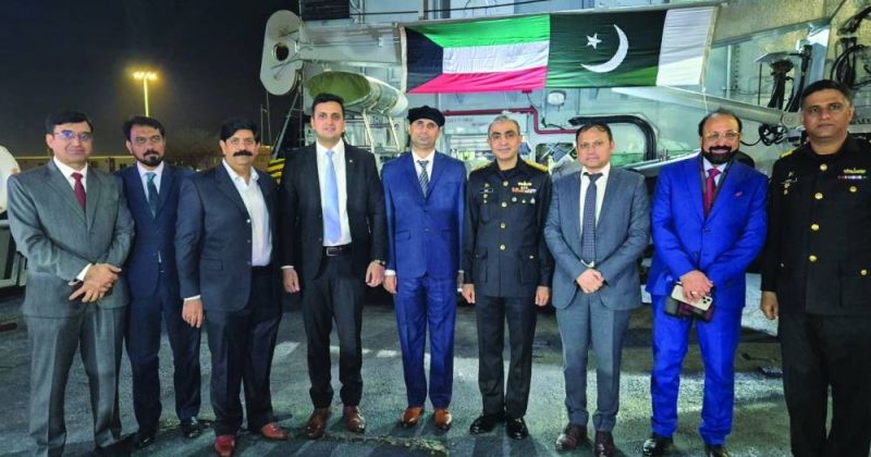 سفينتان باكستانيتان زارتا الكويت لإجراء تدريبات أمنية مشتركة