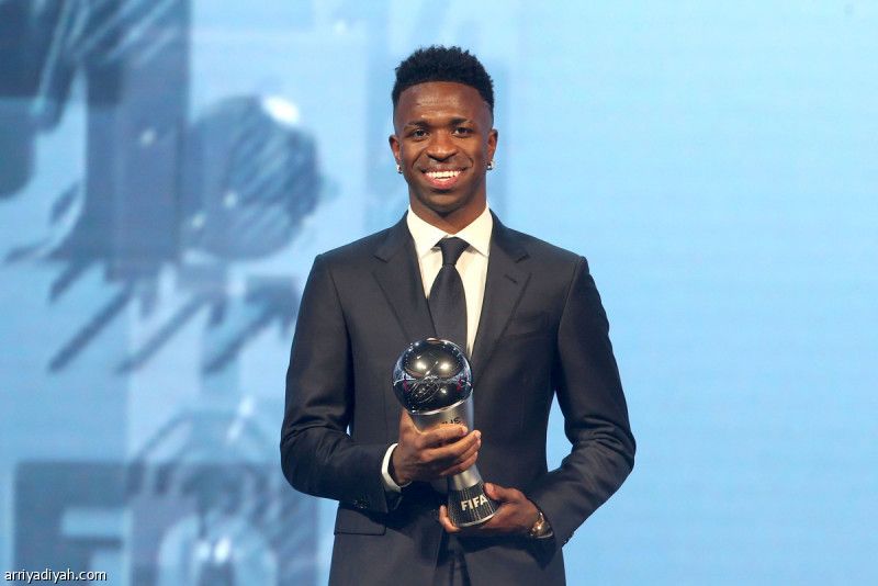 «THE BEST».. فينيسيوس وأنشيلوتي الأفضل في العالم