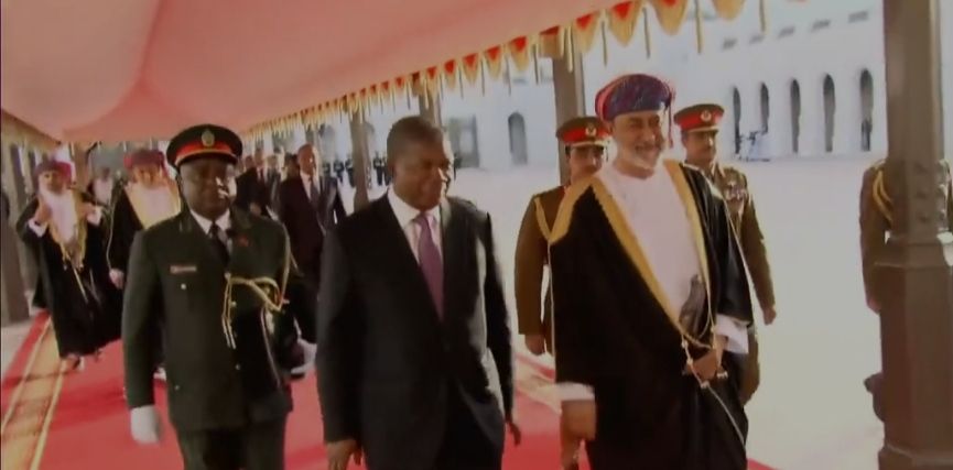 جلالةُ السُّلطان و الرئيسُ الأنجولي يوقعان اتفاقية الاستحواذ على حصة في منجمي “كاتوكا” و”لويلي”