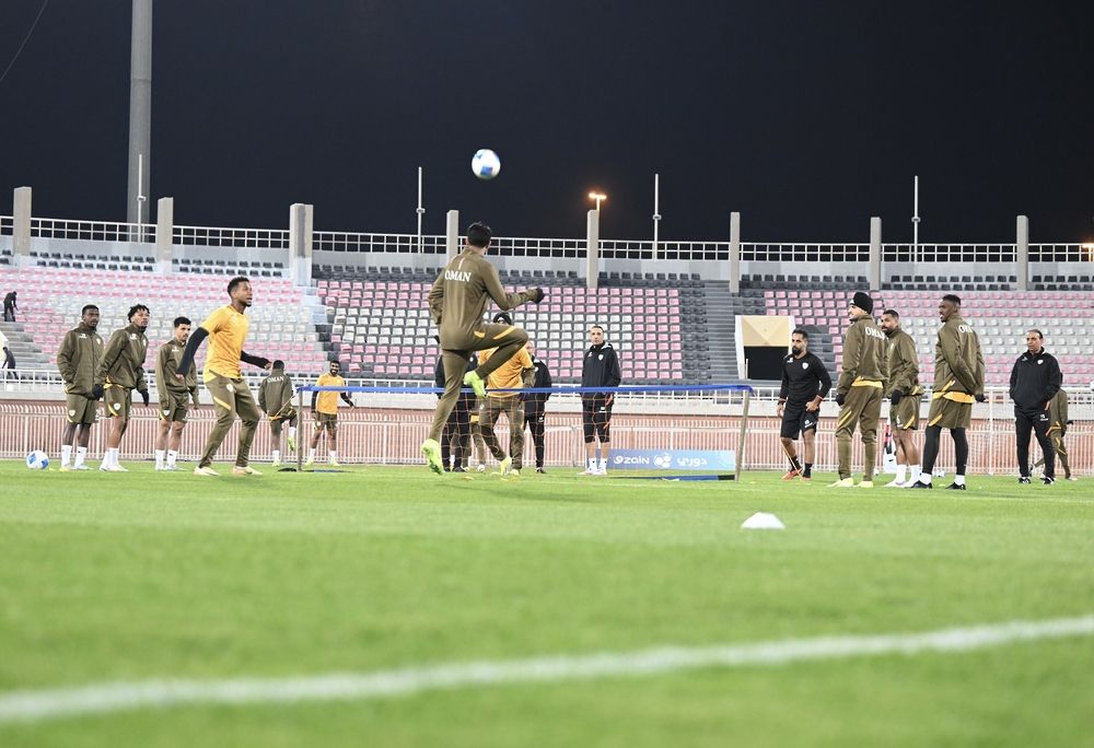 الأحمر يستهلّ تدريباته لمواجهة افتتاح خليجي 26 أمام الكويت