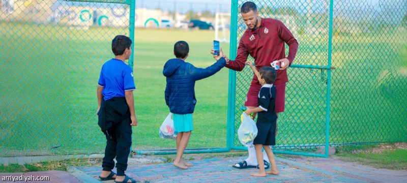 الخلود يحتوي أزمة كولادو