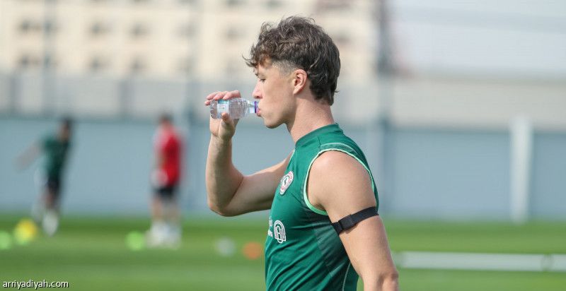 جيرارد يطلب قيد هيندري وإبعاد فيتينيو