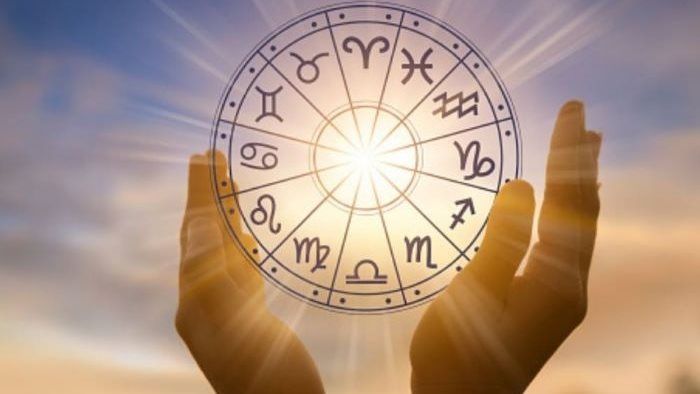 فلوس هتمطر عليهم من السماء وارتباط وحب جديد هيكون من نصيب ٤ أبراج فلكية فى يناير ٢٠٢٥ أبرزهم الحوت