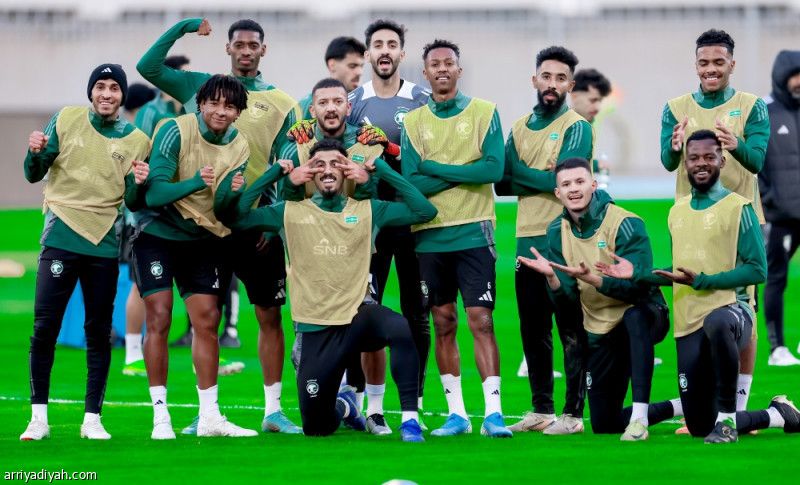 الأخضر قبل البحرين.. 3 وجبات واجتماع
