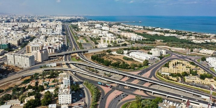 تطوّراتٌ عمرانيةٌ ومشروعات إسكانية تعزّز الاستقرار والتنمية بمسقط