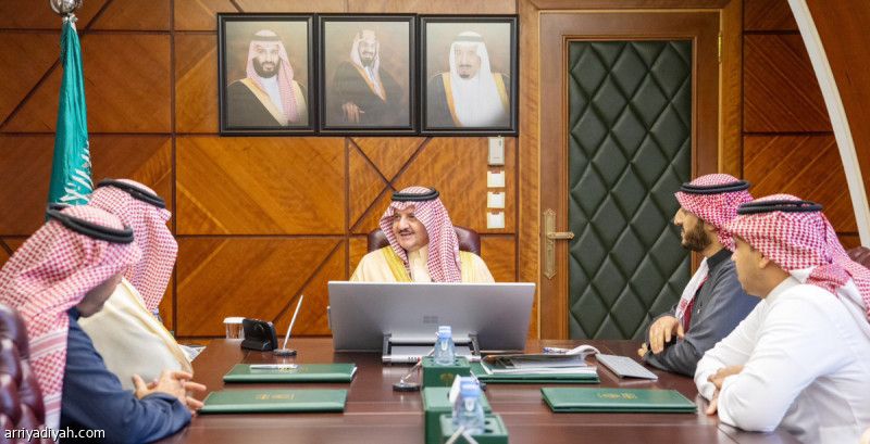 أمير الشرقية يجتمع مع فريق «التوثيق»