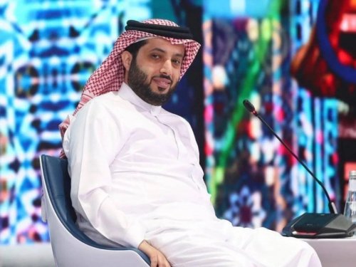 تركي آل الشيخ يفاجئ الجميع: سحب 35 سيارة فاخرة في موسم الرياض!