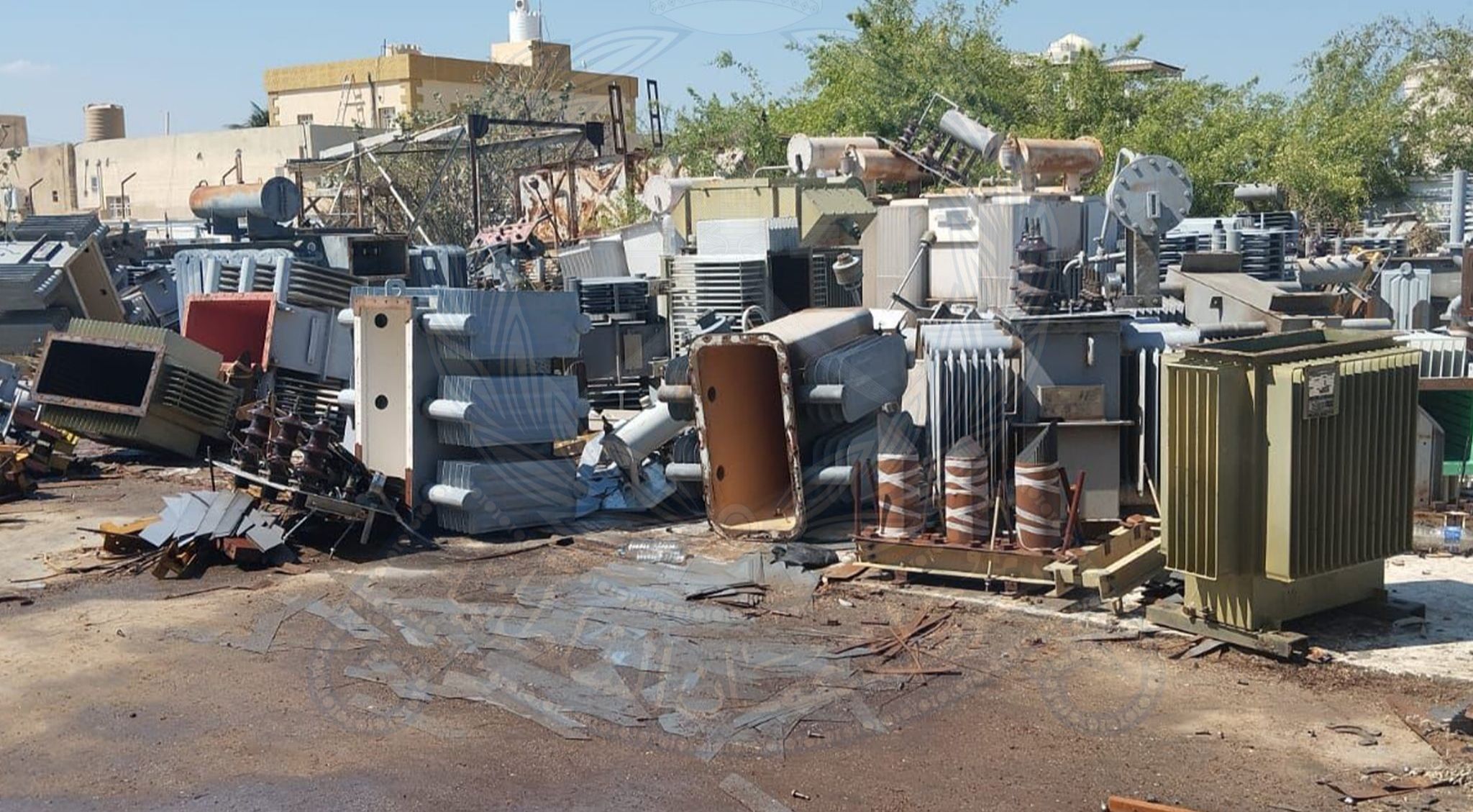 ضبط أربعة أشخاص لقيامهم بسرقة قطع نحاسية ومجمعات كهربائية