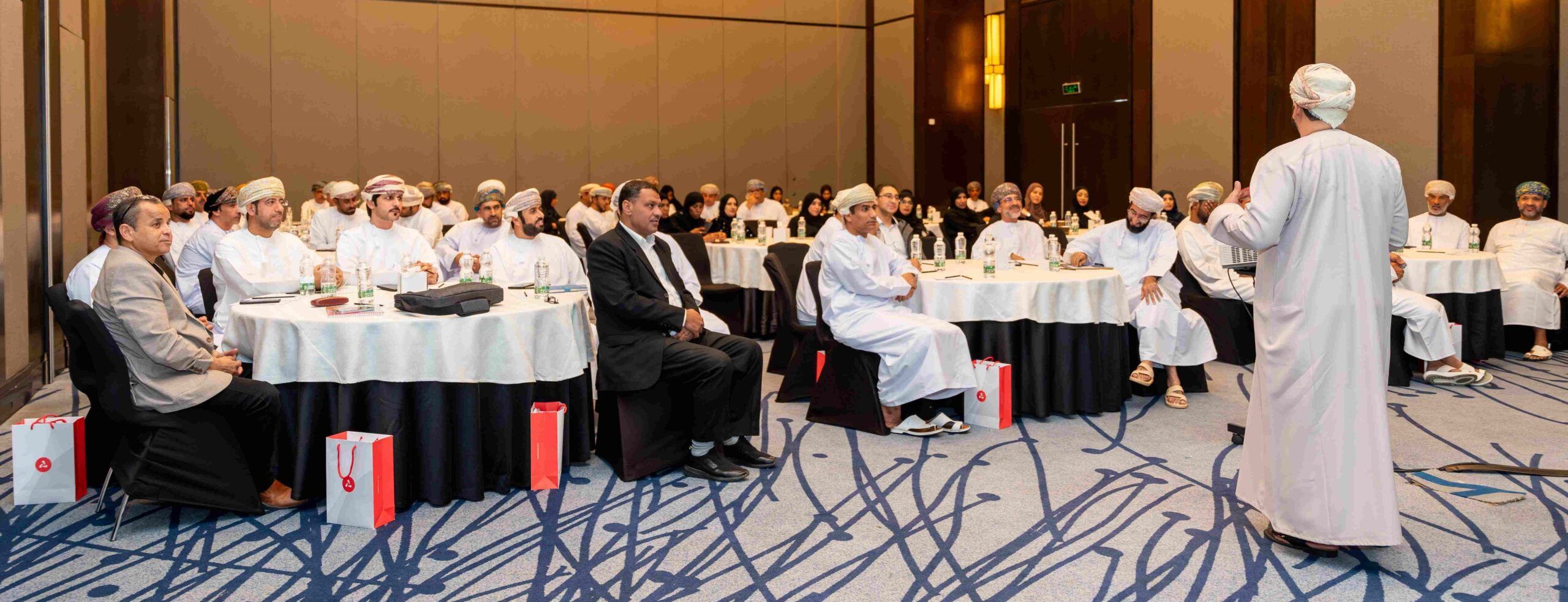 تدريب أكثر من 70 مُعلّم في مجال الثقافة المالية ضمن مبادرة أكاديمية ماليات من بنك مسقط