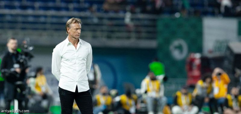 تدريب الأخضر.. 9 لاعبين وحارسان