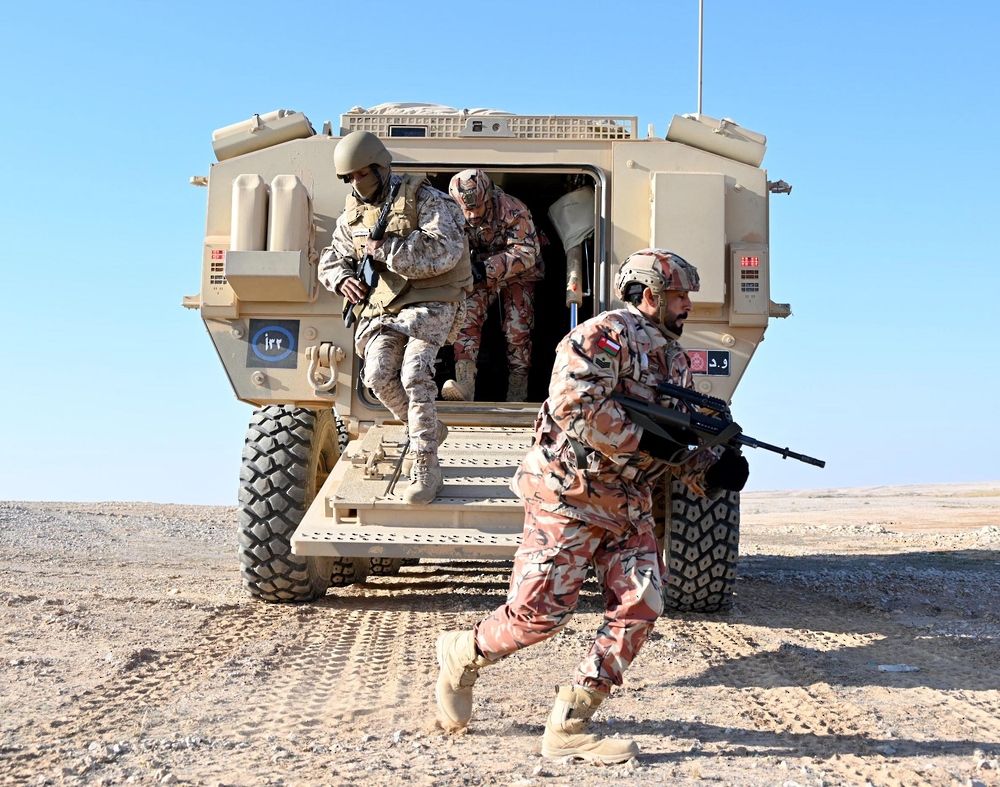 مهام تخصصية عسكرية برية ضمن التمرين العُماني السّعودي “تضامن1”