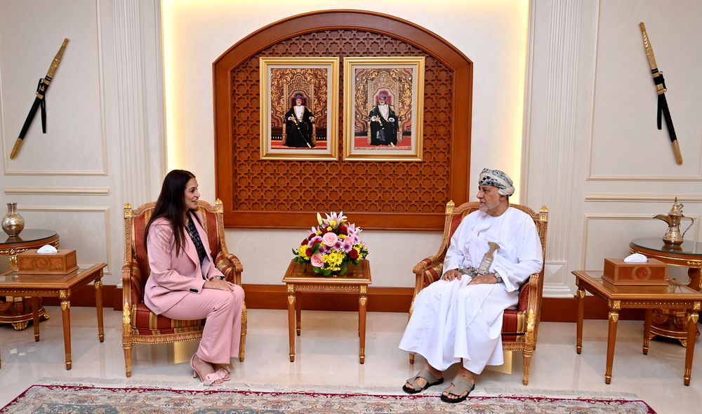 نائب رئيس الوزراء لشؤون الدفاع يبحث العلاقات الثنائية مع سفيرة الأردن