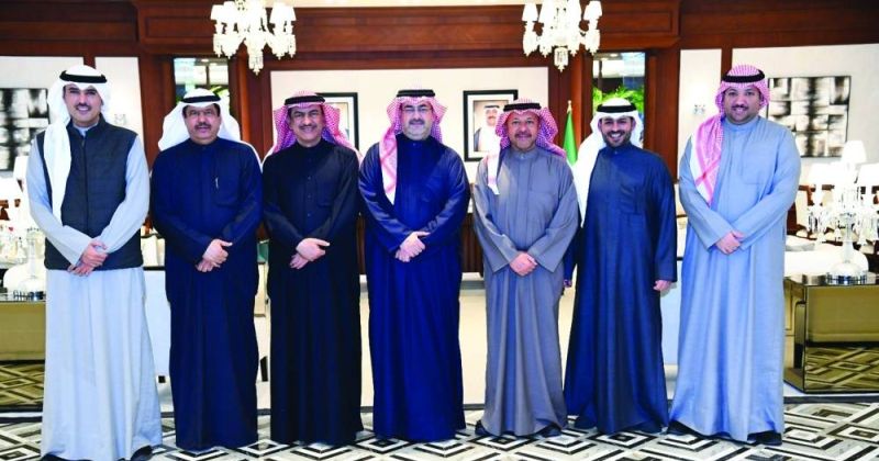 المُحافظون وناصر الجراح في لقطة جماعية