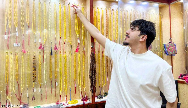 «بو هاني».. متجر يبيع السبح بـ«مليون ريال»