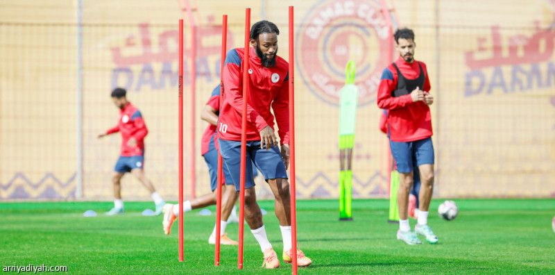 ضمك يربط ألميدا حتى صيف 2026