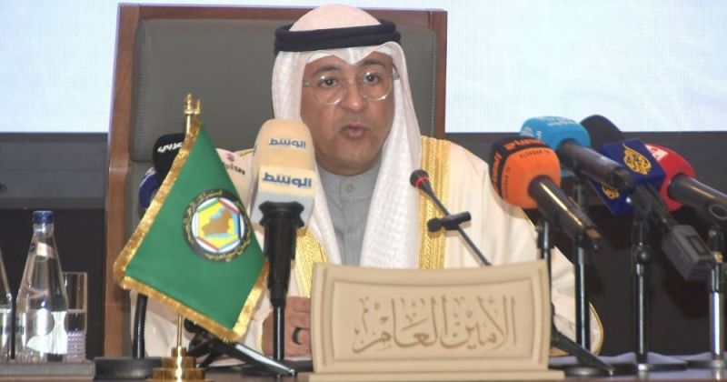 الامين العام لمجلس التعاون لدول الخليج العربية جاسم البديوي خلال المؤتمر الصحفي