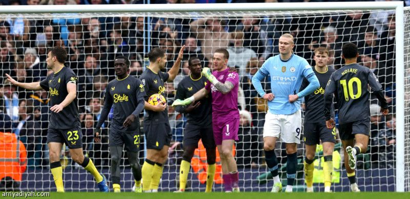 سيتي يترنح بتعثر جديد أمام إيفرتون