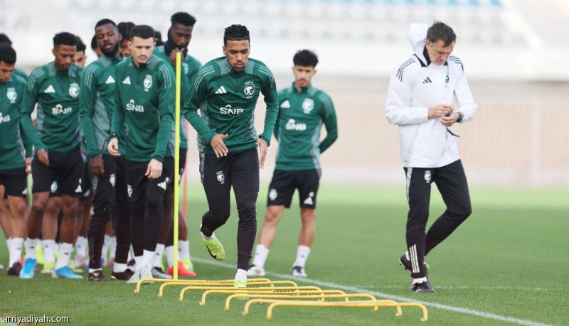 الأخضر يتسلح بالذكريات الإماراتية أمام العراق