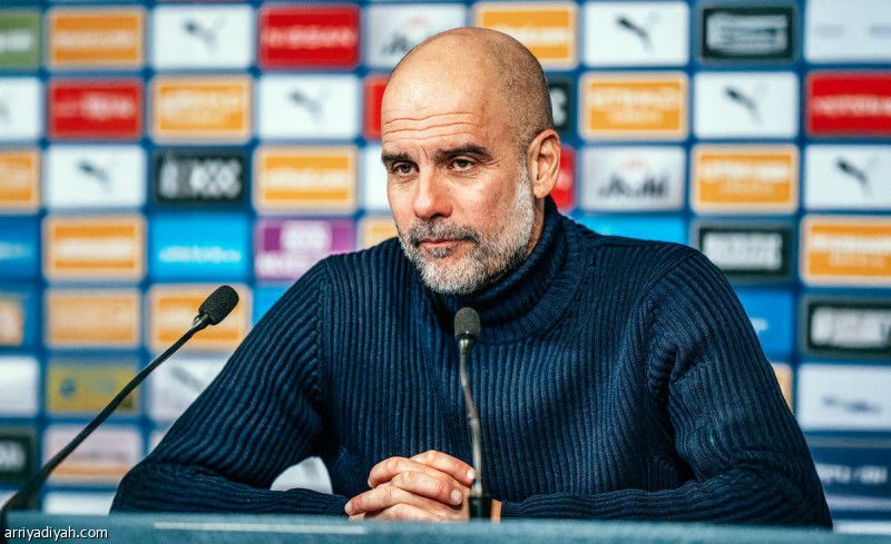 جوارديولا يتعهد بعدم الاستقالة وإعادة بريق فريقه