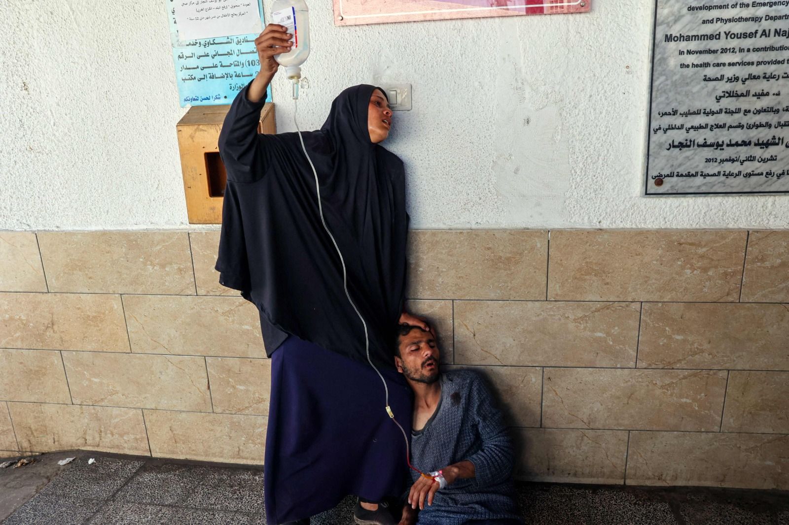 سلطنةُ عُمان‬⁩ تستنكر استمرار قوات الاحتلال الإسرائيلي عدوانها وقيامها بإحراق مستشفى كمال عدوان