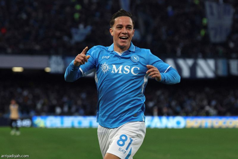 نابولي يزاحم أتالانتا على الصدارة